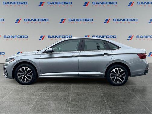 Deep Black Pearl 2025 Volkswagen Jetta 1.5T S