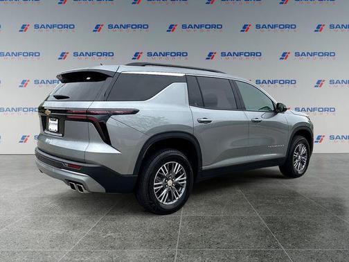 Sterling Gray Metallic 2025 Chevrolet Traverse LT