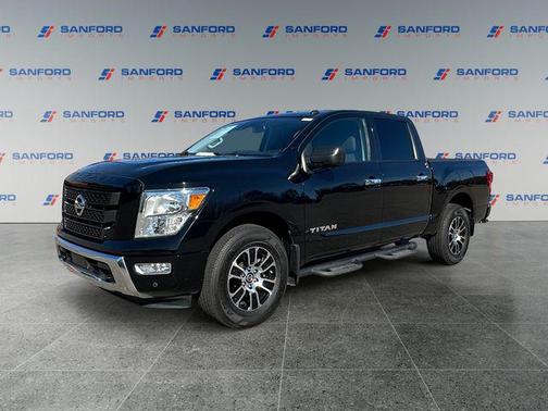Super Black 2021 Nissan Titan SV