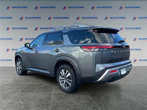 2023 Nissan Pathfinder SL FWD