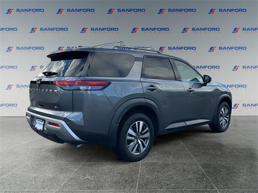2023 Nissan Pathfinder SL FWD
