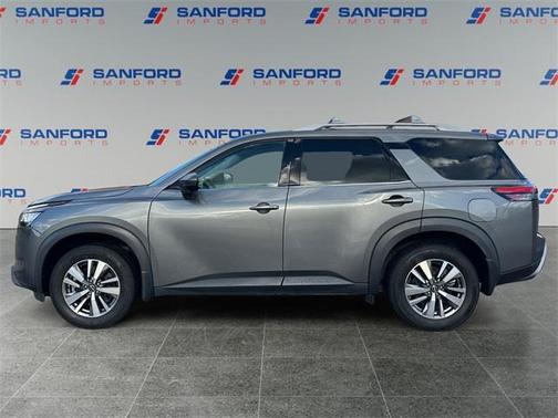 2023 Nissan Pathfinder SL FWD