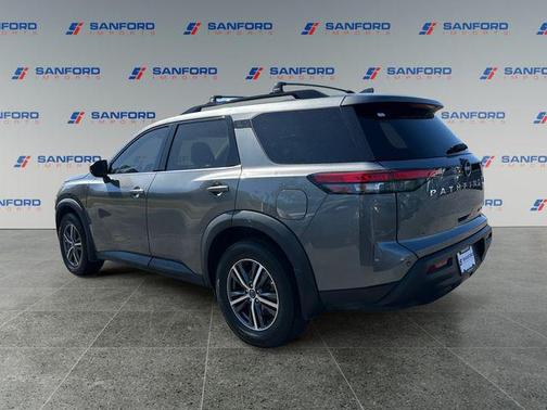 Gun Metallic 2022 Nissan Pathfinder SV 4WD