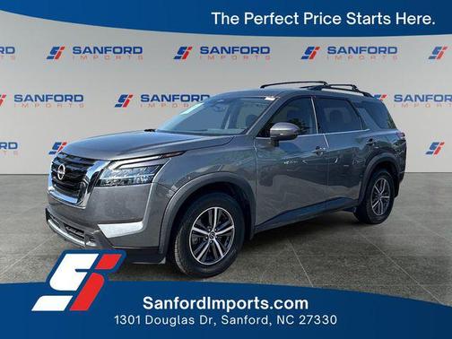 Gun Metallic 2022 Nissan Pathfinder SV 4WD