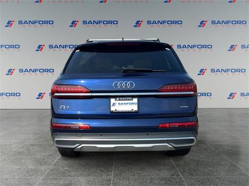 2023 Audi Q7 45 Premium Plus