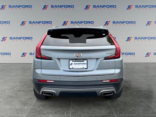 Argent Silver Metallic 2023 Cadillac XT4 Premium Luxury