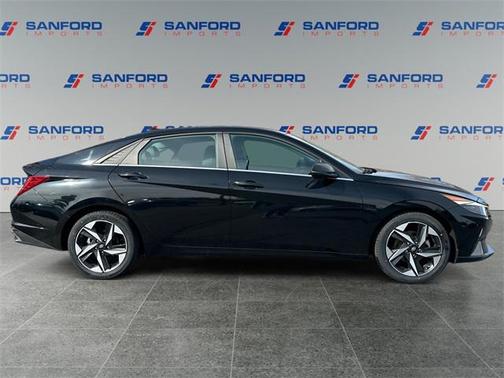 2022 Hyundai ELANTRA Limited