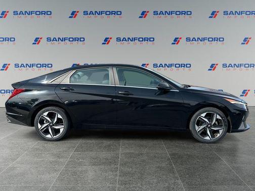 2022 Hyundai ELANTRA Limited