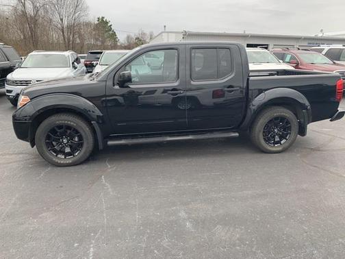 Magnetic Black Pearl 2019 Nissan Frontier SV