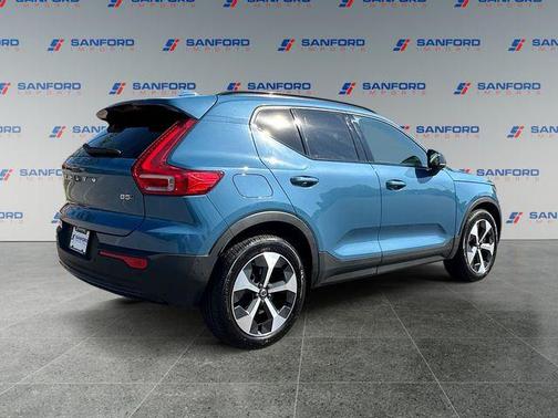 Fjord Blue Metallic 2023 Volvo XC40 B5 Ultimate Dark Theme