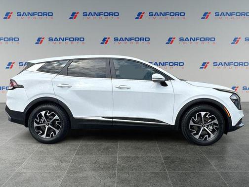 Glacial White Pearl 2023 Kia Sportage EX