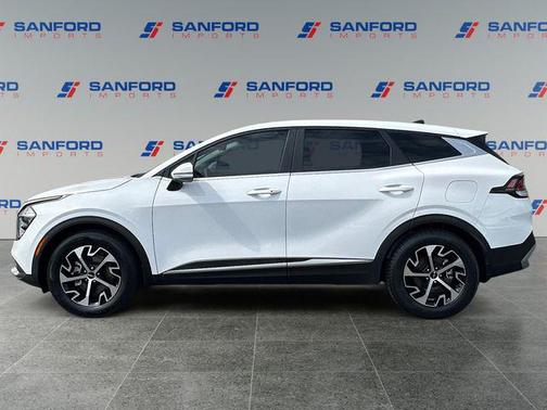 Glacial White Pearl 2023 Kia Sportage EX