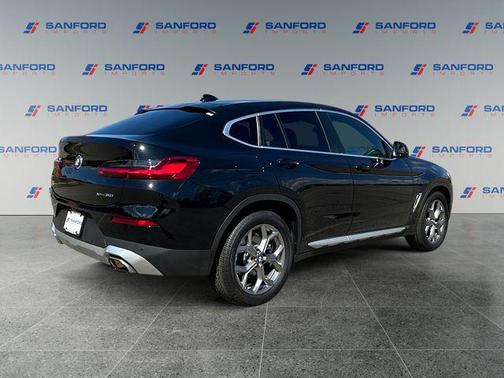 2023 BMW X4 xDrive30i