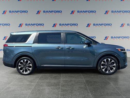 Astra Blue 2024 Kia Carnival EX