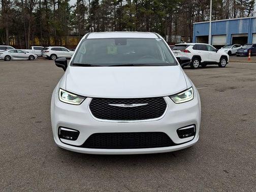 Bright White Clearcoat 2024 Chrysler Pacifica Hybrid Select