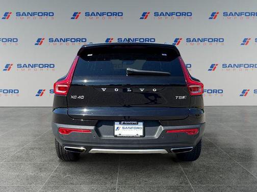 Onyx Black Metallic 2020 Volvo XC40 T5 Inscription