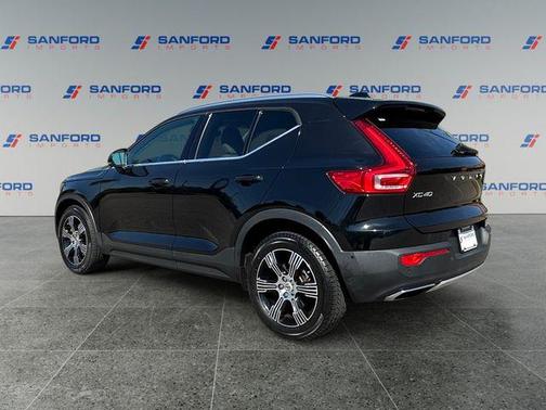 Onyx Black Metallic 2020 Volvo XC40 T5 Inscription