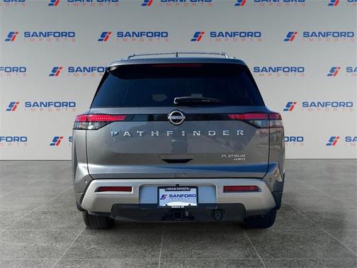 2022 Nissan Pathfinder Platinum 4WD