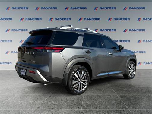 2022 Nissan Pathfinder Platinum 4WD