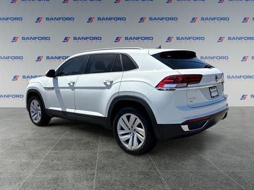 Pure White 2021 Volkswagen Atlas Cross Sport 2.0T SE w/Technology