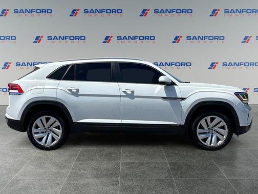 Pure White 2021 Volkswagen Atlas Cross Sport 2.0T SE w/Technology