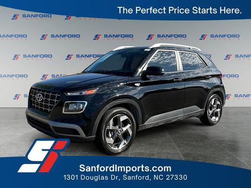 Black Noir Pearl 2022 Hyundai VENUE SEL