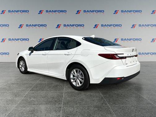 Ice 2025 Toyota Camry LE