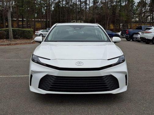 Ice 2025 Toyota Camry LE