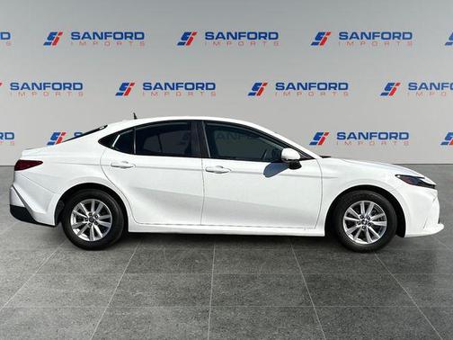 Ice 2025 Toyota Camry LE