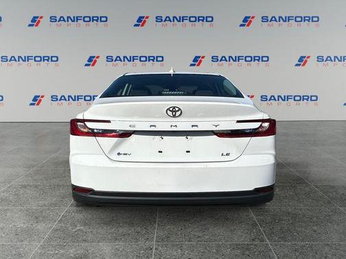 Ice 2025 Toyota Camry LE
