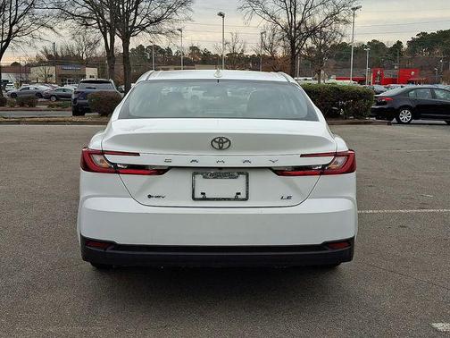 Ice 2025 Toyota Camry LE