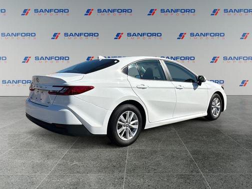 Ice 2025 Toyota Camry LE