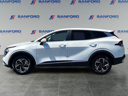 Snow White Pearl 2023 Kia Sportage LX