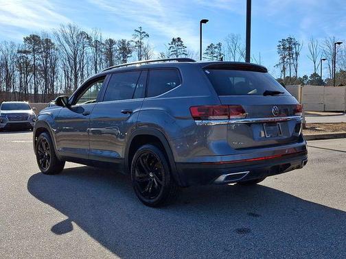 Platinum Gray Metallic 2023 Volkswagen Atlas 3.6L SE w/Technology