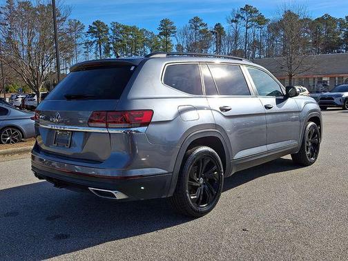 Platinum Gray Metallic 2023 Volkswagen Atlas 3.6L SE w/Technology
