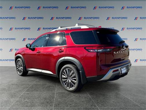 2023 Nissan Pathfinder SL 4WD