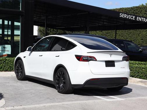 2023 Tesla Model Y Performance Dual Motor All-Wheel Drive