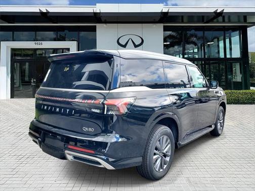 2025 INFINITI QX80 PURE