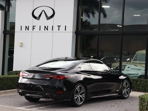2022 INFINITI Q60 LUXE