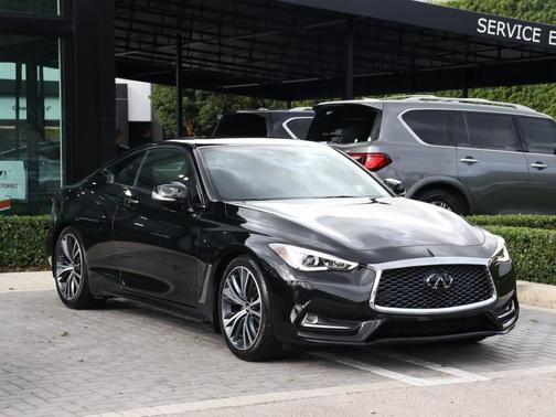2022 INFINITI Q60 LUXE