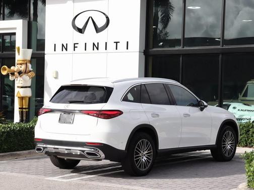 2025 Mercedes-Benz GLC 300 Base