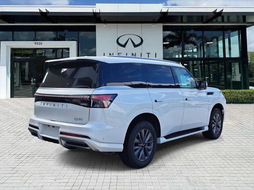 2025 INFINITI QX80 PURE