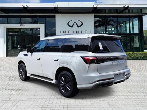 2025 INFINITI QX80 PURE