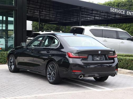 2025 BMW 330 i