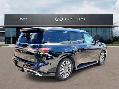 2025 INFINITI QX80 Luxe