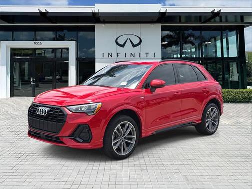 2022 Audi Q3 45 S line Premium