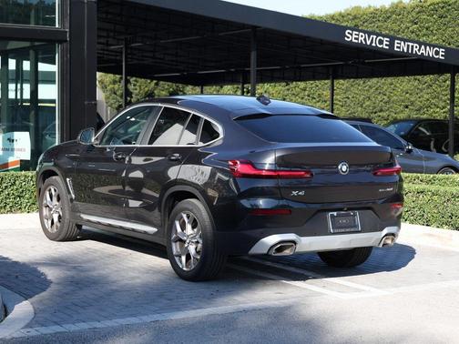 2025 BMW X4 xDrive30i
