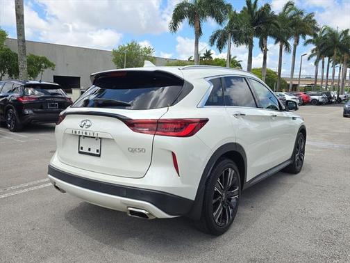 2022 INFINITI QX50 LUXE
