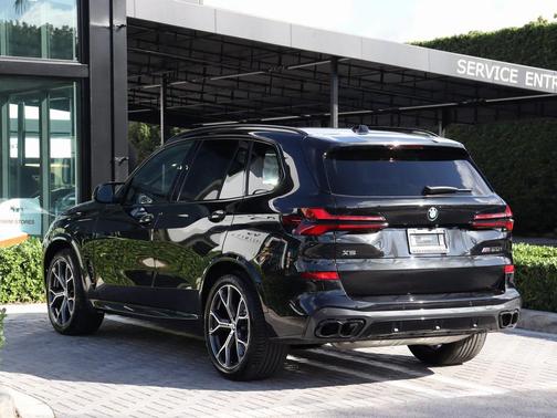 2026 BMW X5 M60i