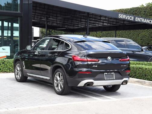 2024 BMW X4 xDrive30i
